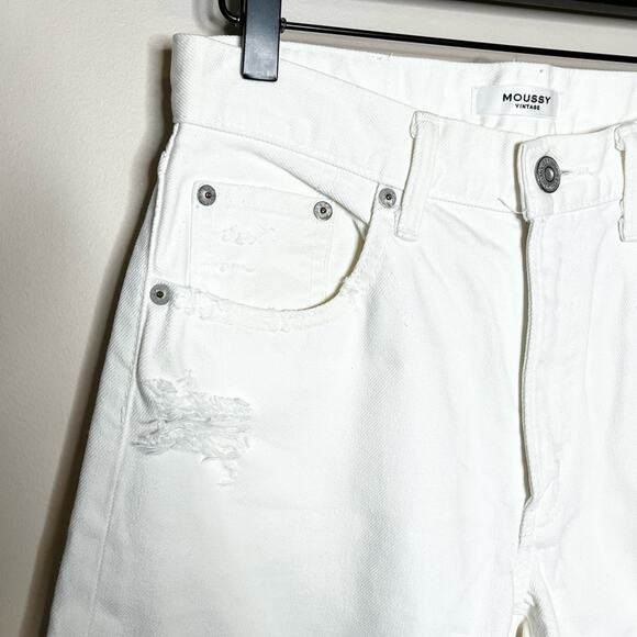 MOUSSY VINTAGE White Wagoner Straight Jeans Distressed Raw Hem Size 26 - Picture 4 of 10